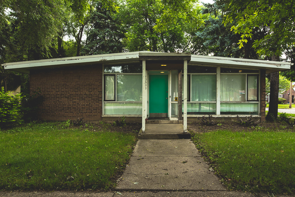 Exterior of Joseph A. Sloan Dental Clinic by Minoru Yamasaki in Detroit, MI. Photograph by Jason R. Woods