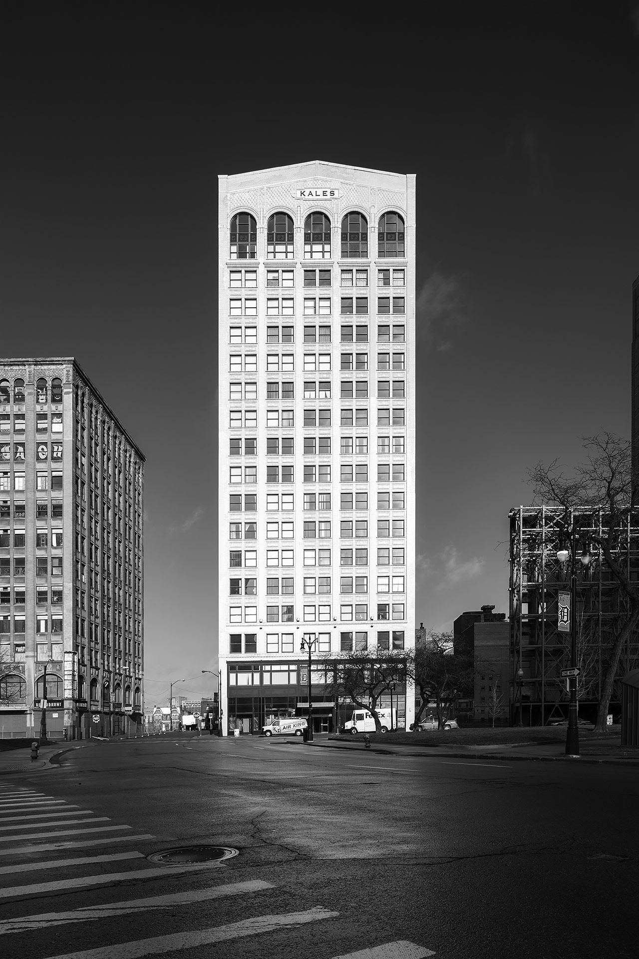 Kales Building in Detroit by Albert Kahn. Photo by Jason R Woods.