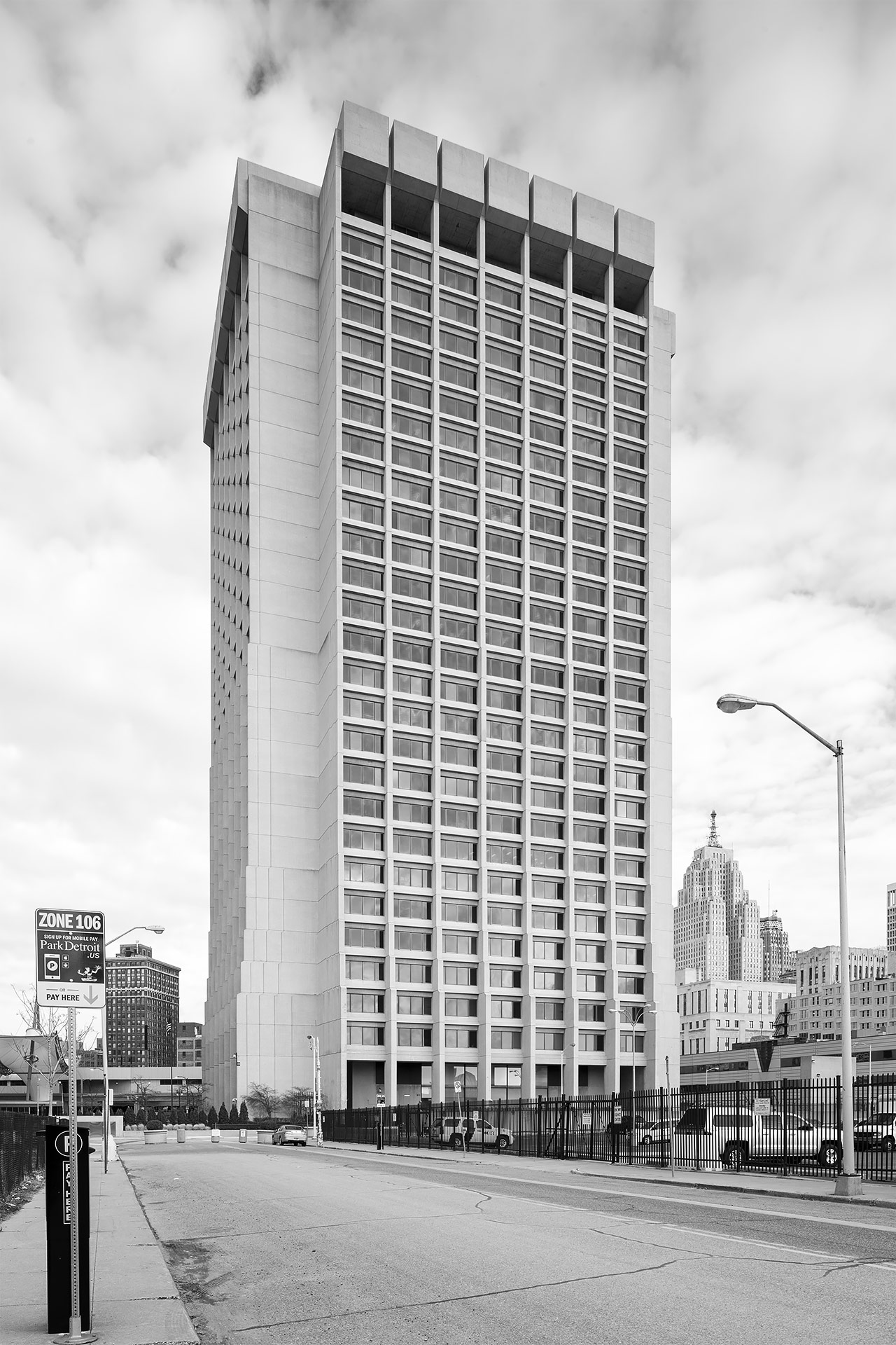 Patrick V. McNamara Federal Building in Detroit by Smith, Hinchman & Grylls. Photo by Jason R. Woods.
