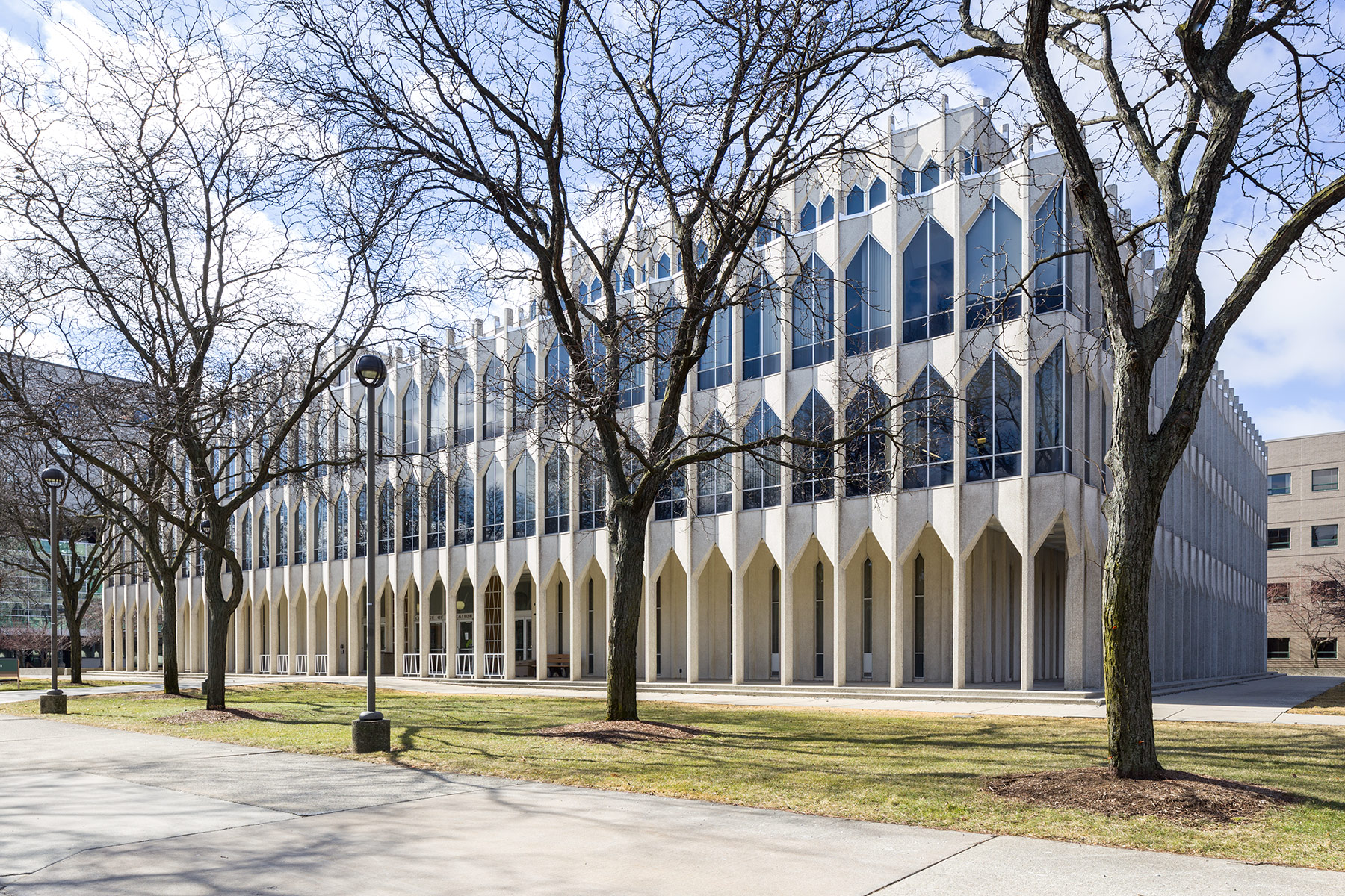 College of Education building at Wayne State University in Detroit, Michigan by architect Minoru Yamasaki. Photo by Jason R. Woods. 