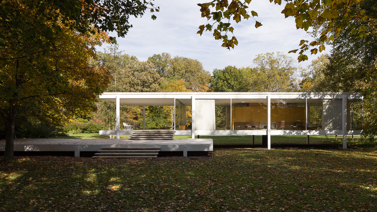 Farnsworth House in Plano, IL by Ludwig Mies van der Rose. Photo by Jason R. Woods.